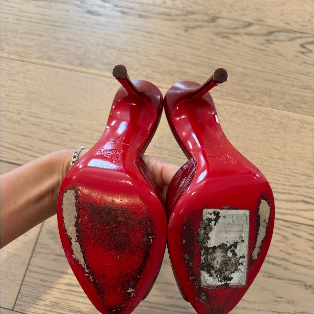 Christian Louboutin Red Patent Peep-Toedolly sandal - Picture 3 of 4